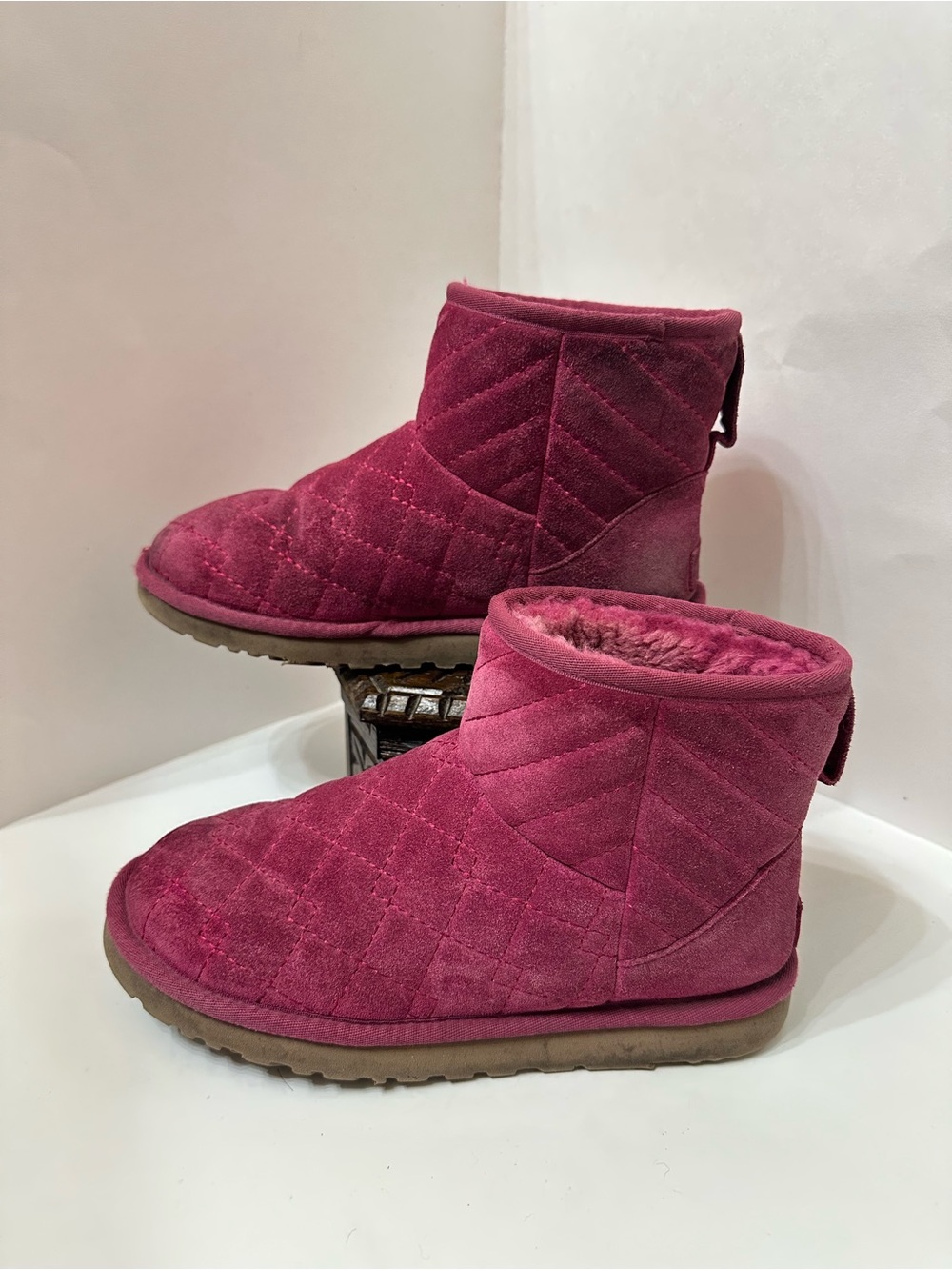UGG Australia Women Classic Suede in Bright, Pink Arden Boot, Size 7M